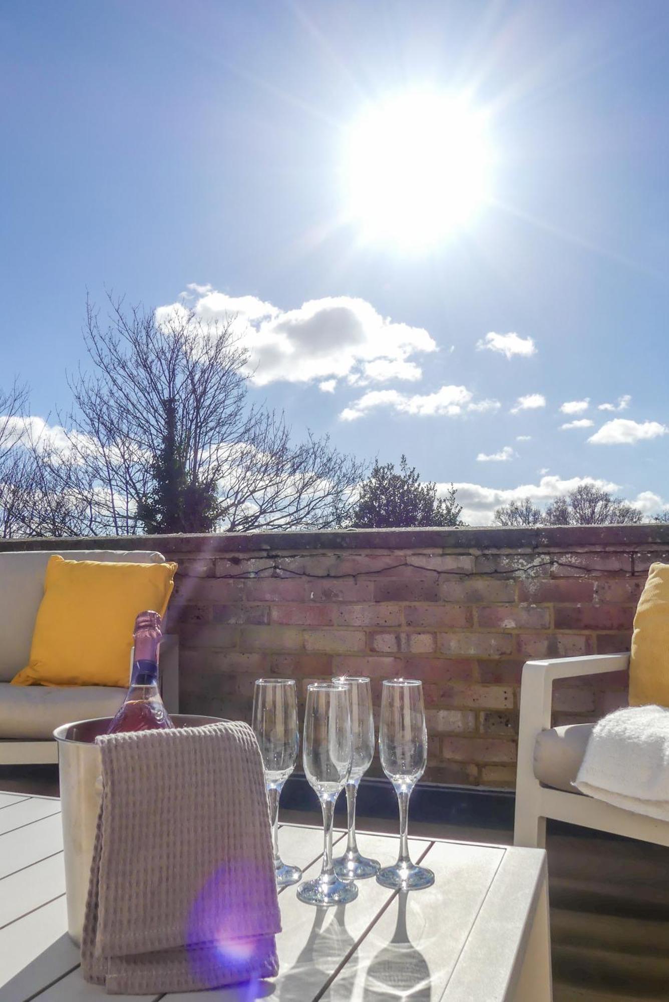 Luxury Penthouse W Balcony - 2X Free Parking Apartamento Royal Tunbridge Wells Exterior foto